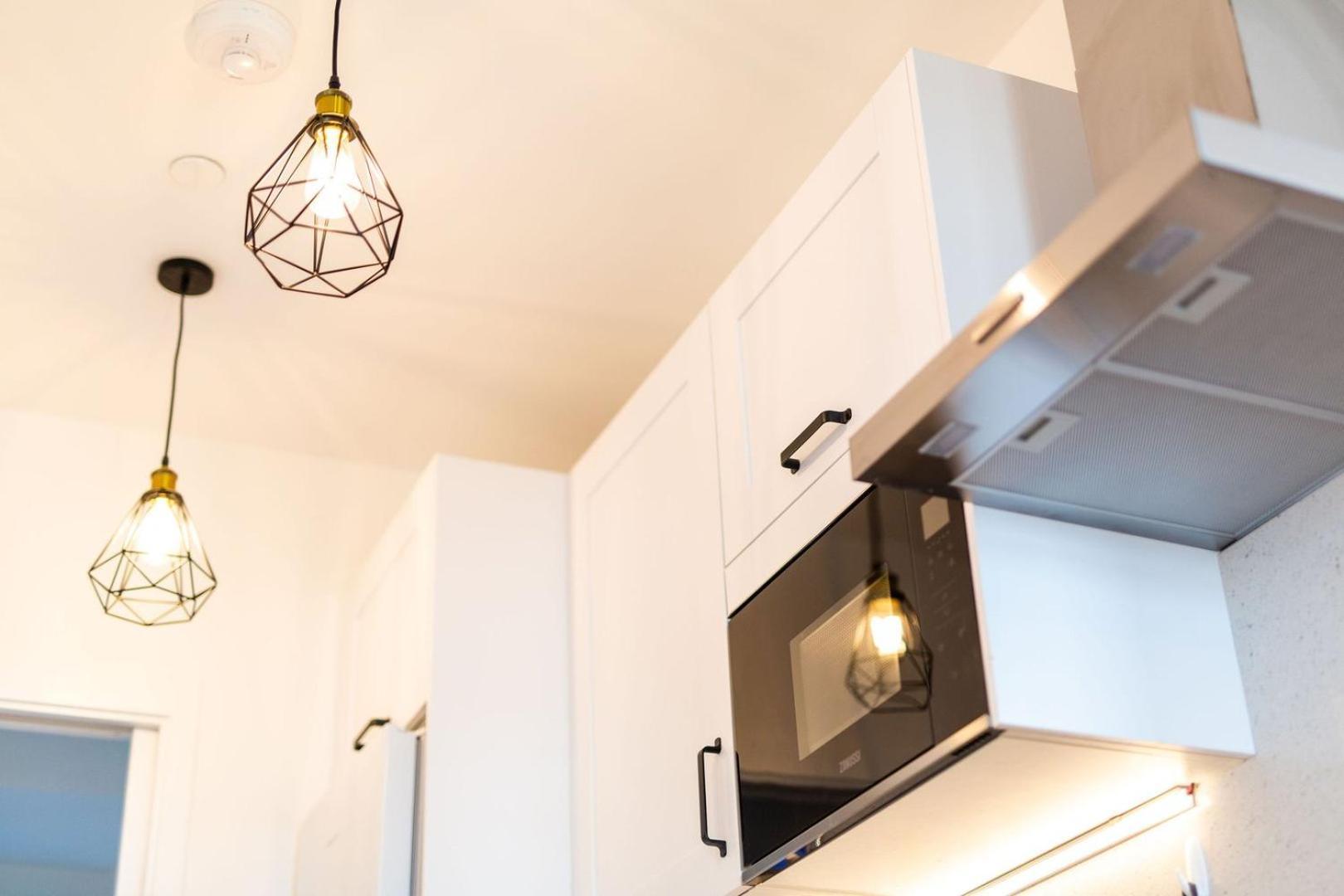 Studio Apartment With 65" Smart Tv Newport  Ngoại thất bức ảnh