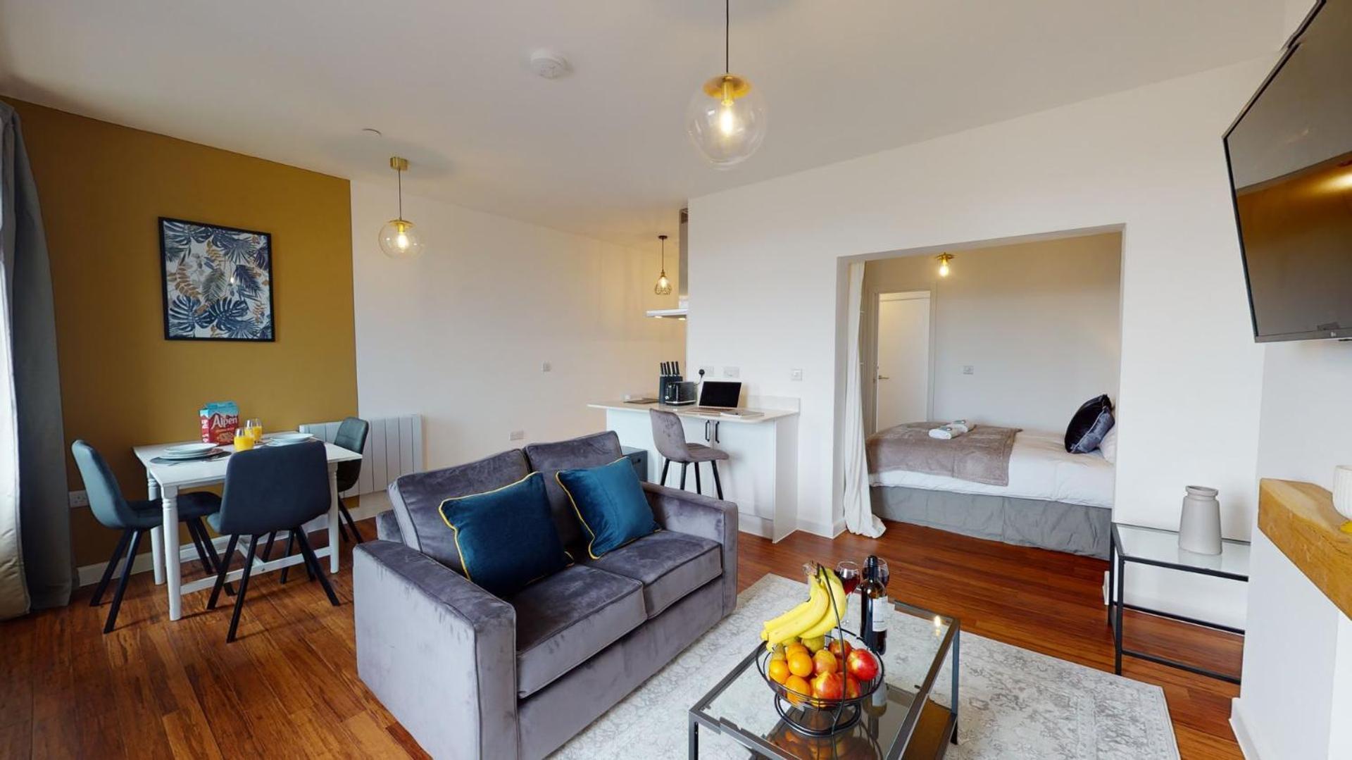 Studio Apartment With 65" Smart Tv Newport  Ngoại thất bức ảnh